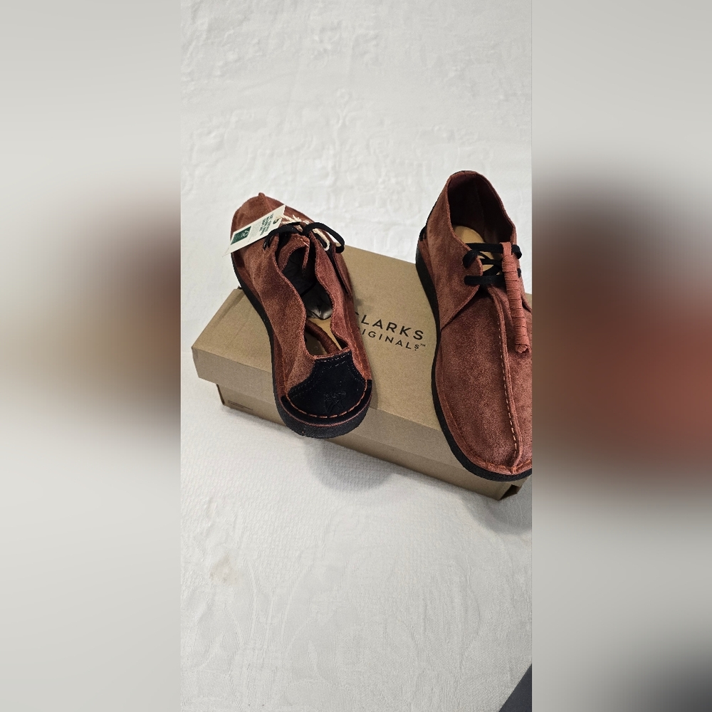 Clarks Brown Loafers Elegant Slip-Ons